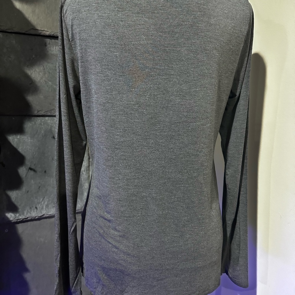Calvin Klein Long Sleeve Gray Fitted Tee Shirt - Picture 4 of 7